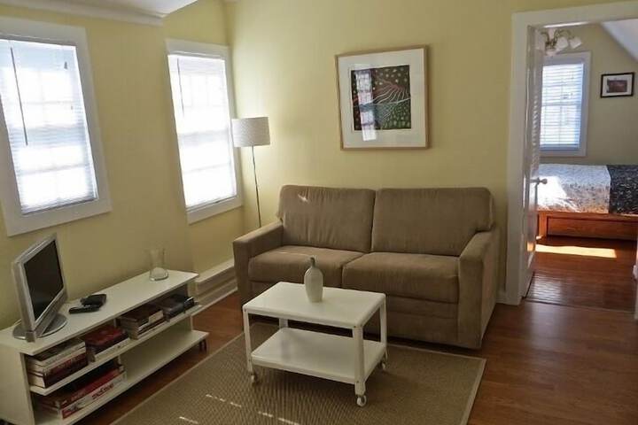 Room 6 of 18