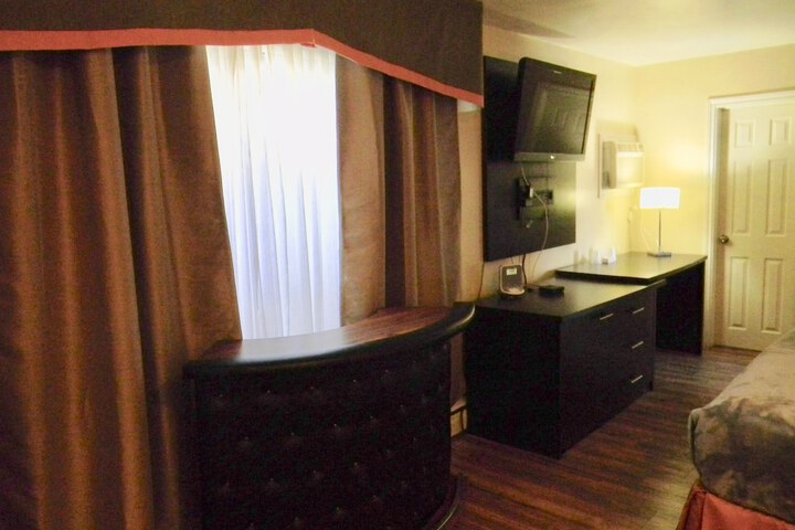 Room 6 of 39