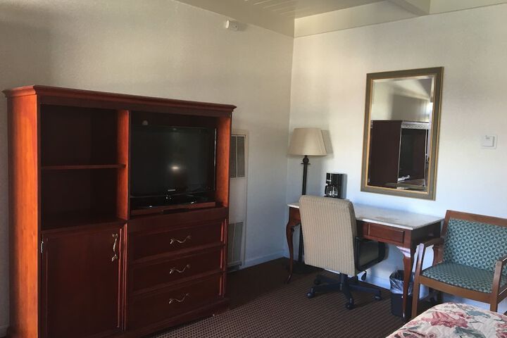 Room 32 of 48