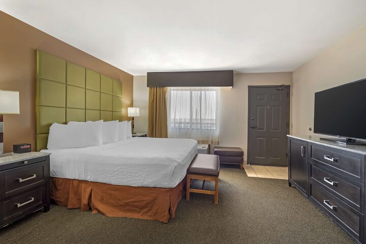 Room 36 of 41