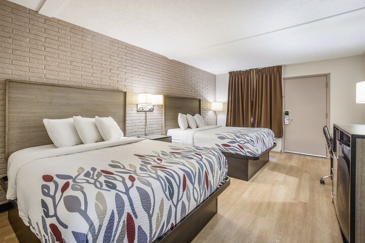 Room 14 of 40