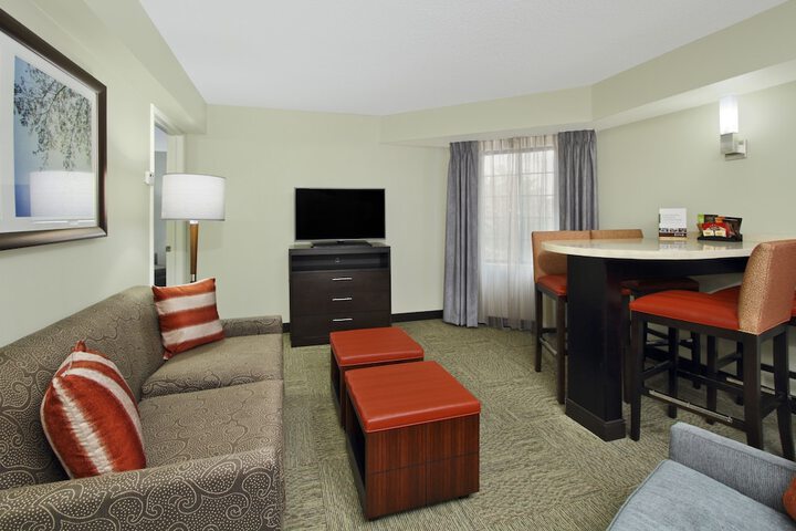 Staybridge Suites Tysons - McLean by IHG