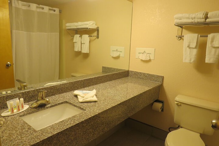 Room 9 of 26