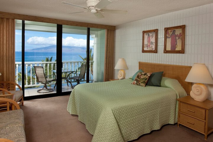 Lahaina Shores