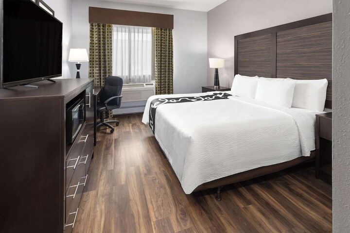 La Quinta Inn by Wyndham Buffalo Airport