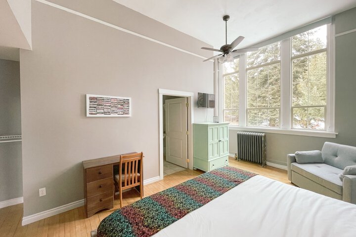 Room 32 of 140