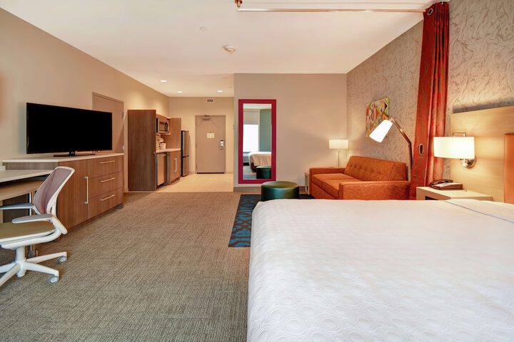 Room 28 of 43