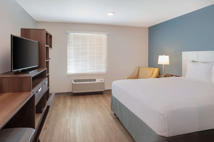 Room 18 of 28