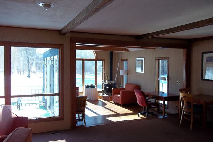 Weathervane Motel