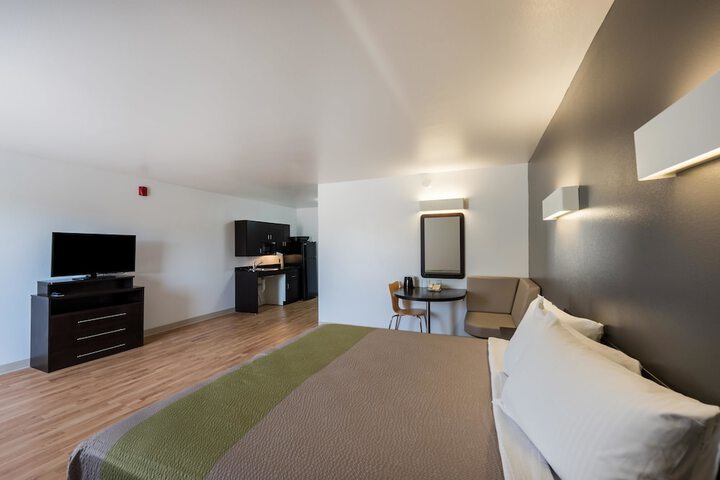 Room 22 of 34