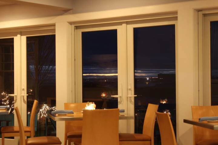 Breakwater Inn