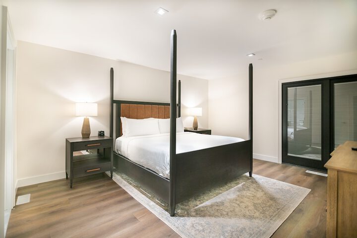 Room 104 of 155