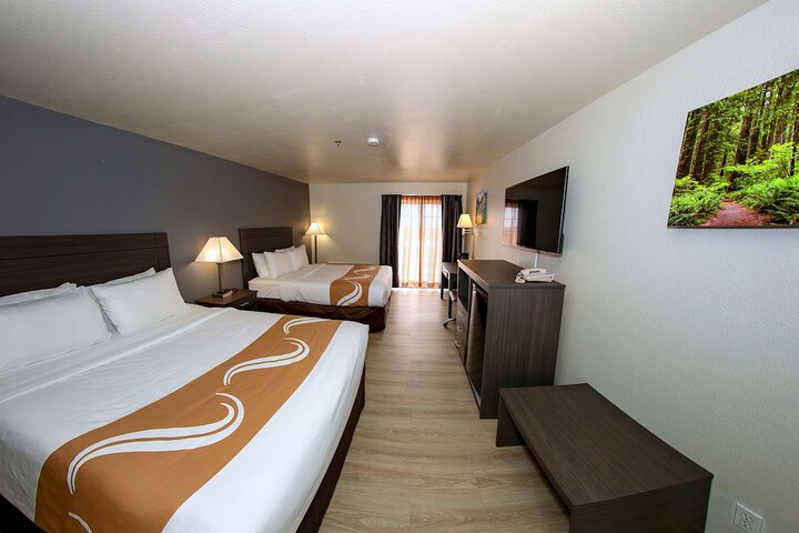 Room 32 of 49