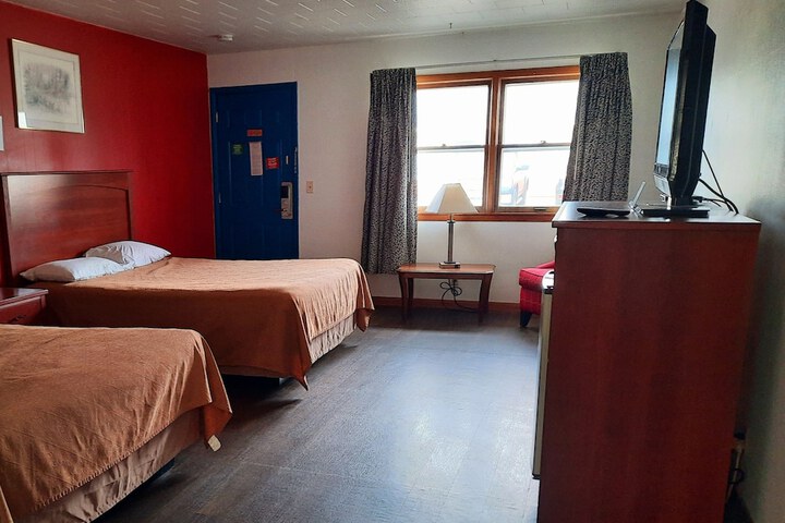 Room 33 of 53
