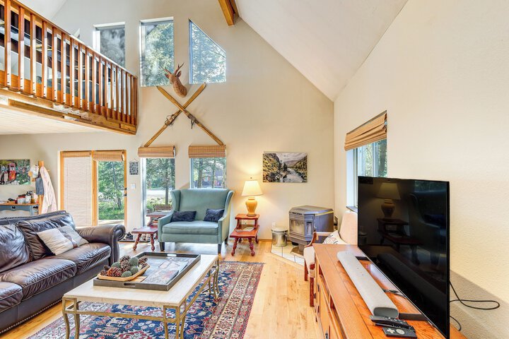 Beautiful Mccall Cabin: Perfect for Families!