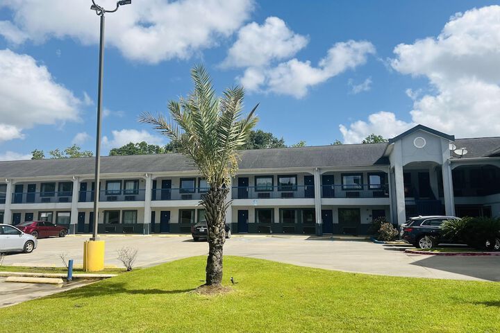 Americas Best Value Inn & Suites Mont Belvieu Houston
