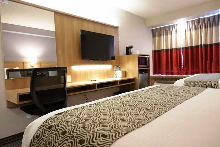 Room 28 of 71