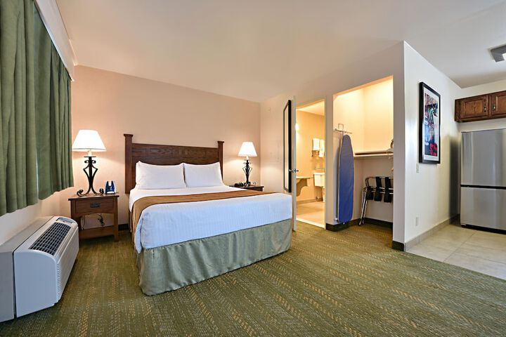 Room 33 of 42