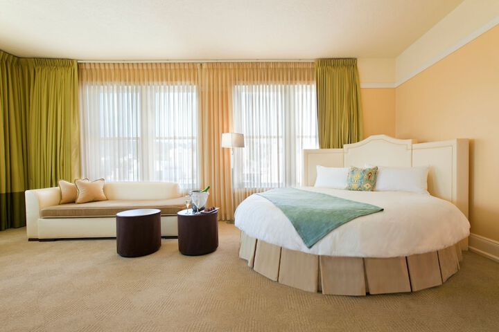 Room 26 of 60