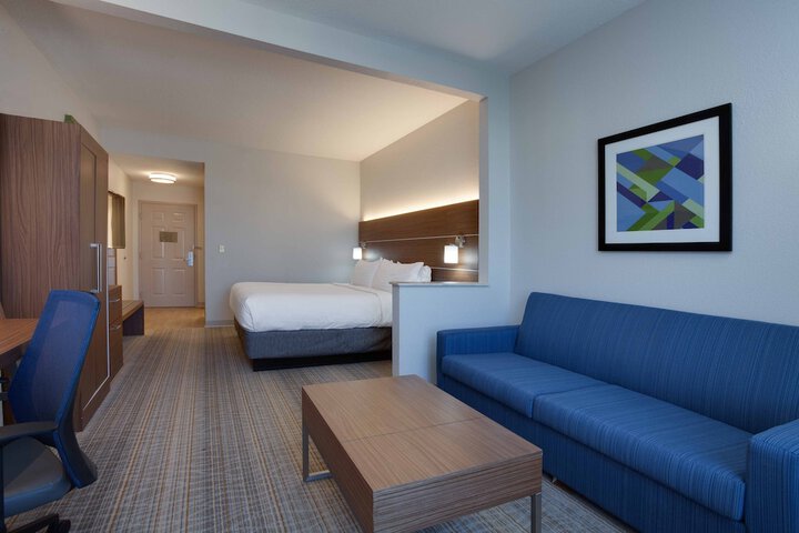 Room 19 of 41