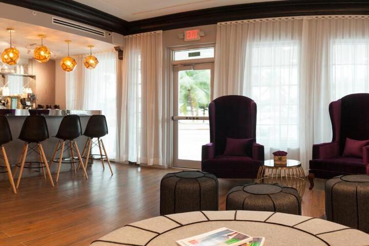 L Hotel