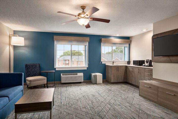 Room 21 of 36