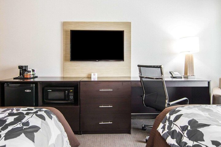 Room 28 of 39