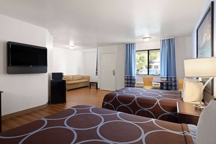Room 18 of 35