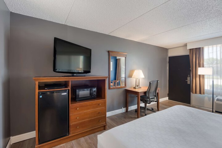Room 18 of 43