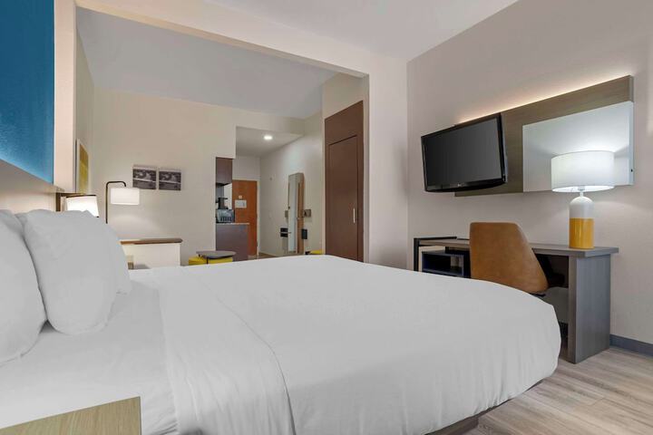 Room 35 of 49