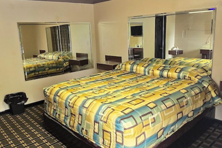Room 15 of 35