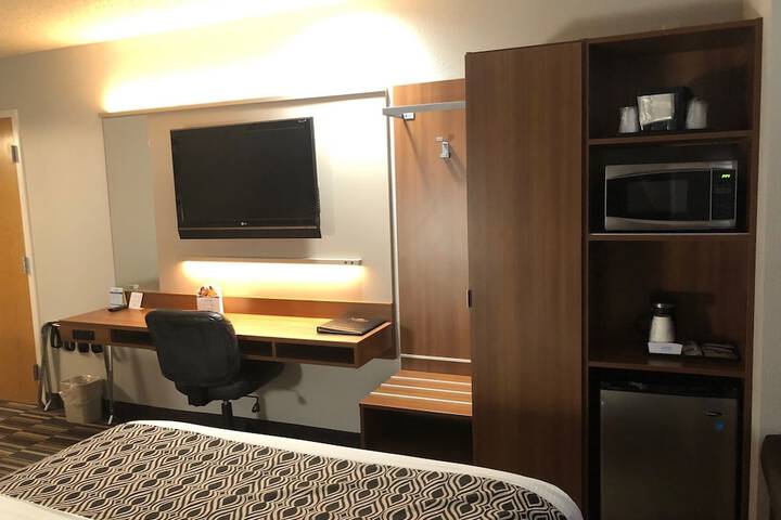 Room 11 of 25