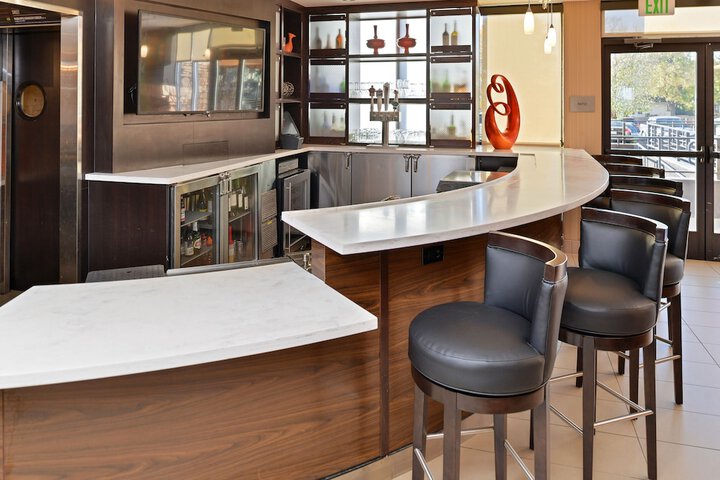 Lounge 60 of 68