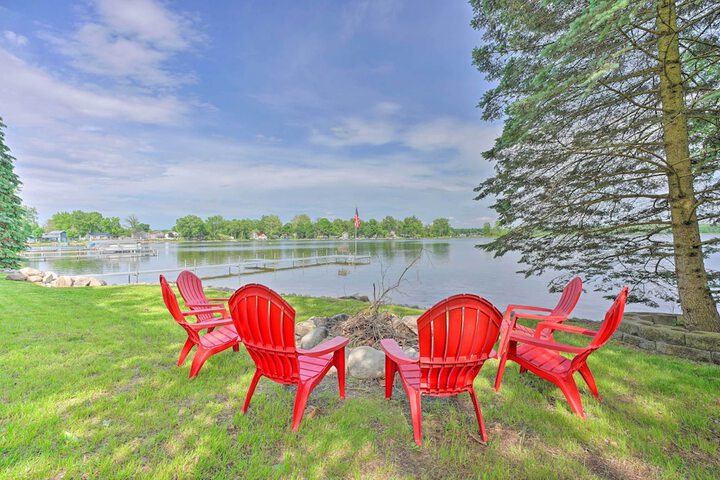 Coldwater Family Retreat w / Boat Dock & Grill!