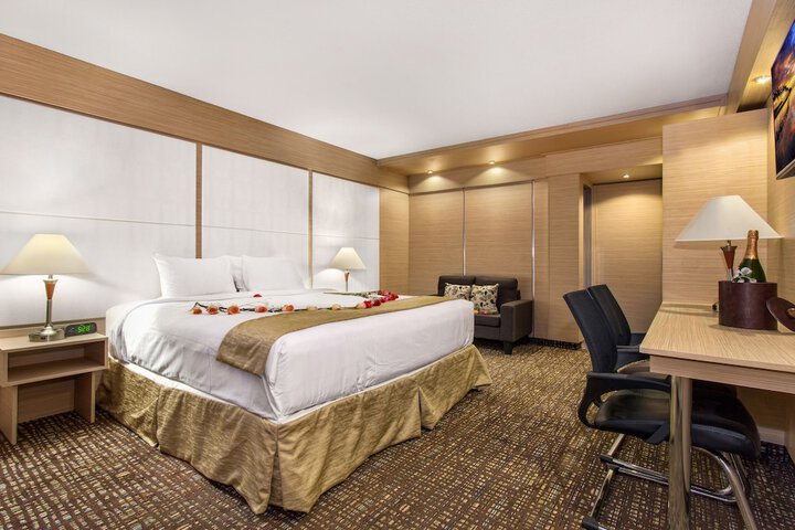Room 21 of 35