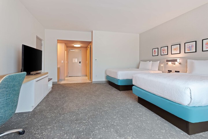Room 13 of 35
