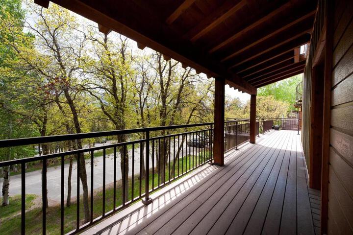 Tamarron Gambel Oak 790 - Wild Turkey Ridge - Durango CO