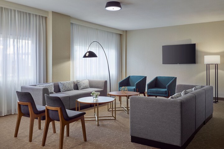 Room 10 of 26