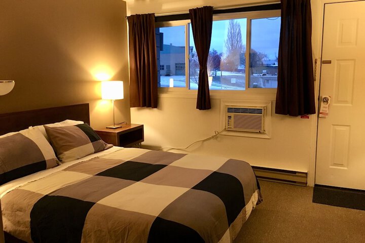 The Canterbury Inn of Downtown Invermere