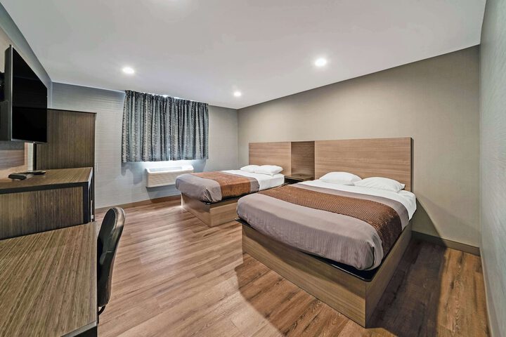Room 21 of 33