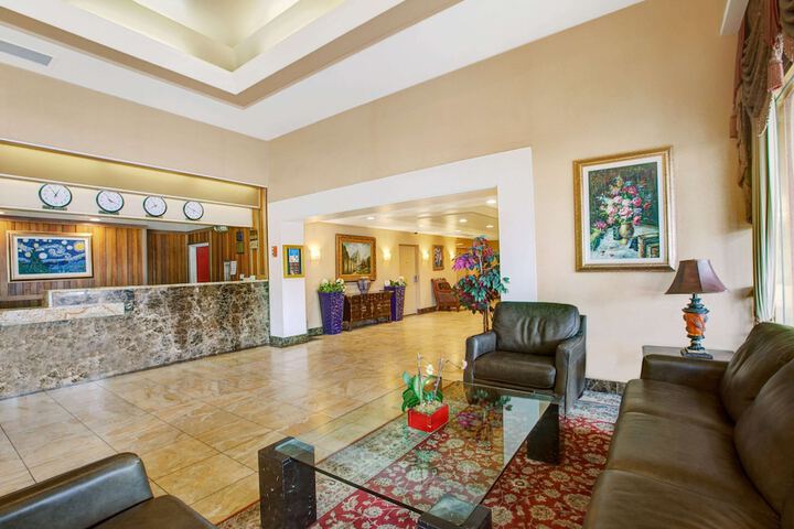 Hotel Interior 6 of 38