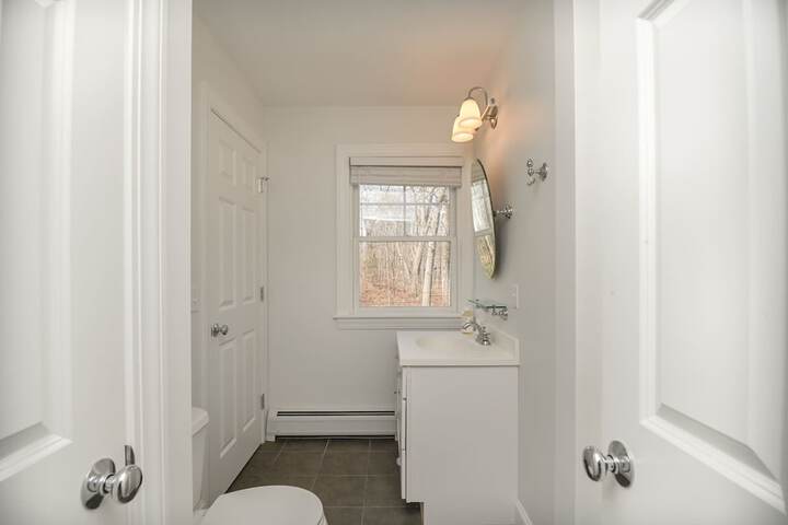 Stunning 5 Bdr Walk to York Harbor Beach!