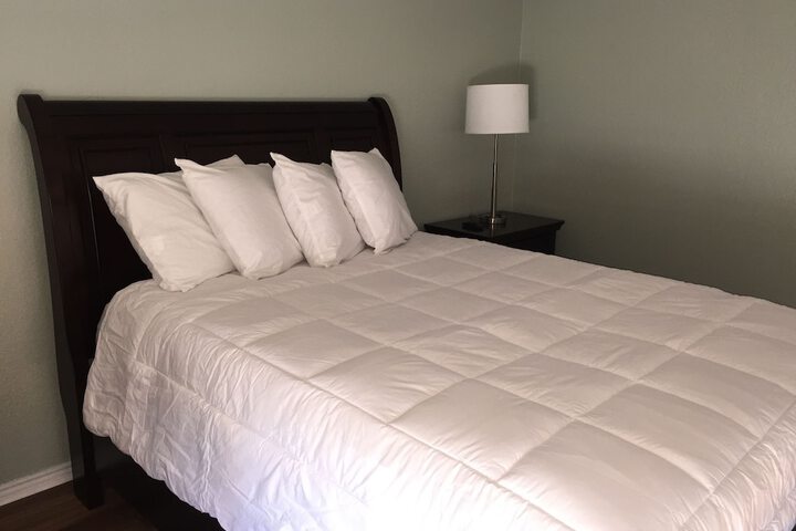 Room 16 of 19