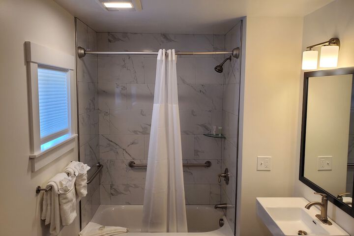 Room 10 of 36
