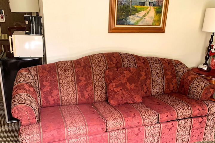 Room 12 of 33
