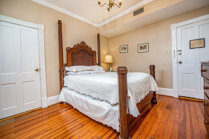 Wayside Inn