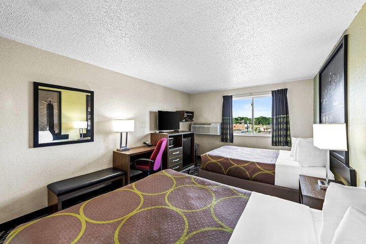 Super 8 by Wyndham Independence Kansas City