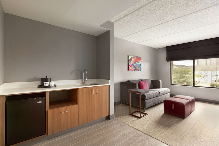Room 15 of 42