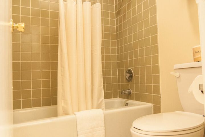 Room 11 of 25