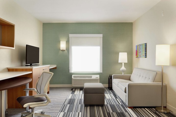 Room 17 of 33